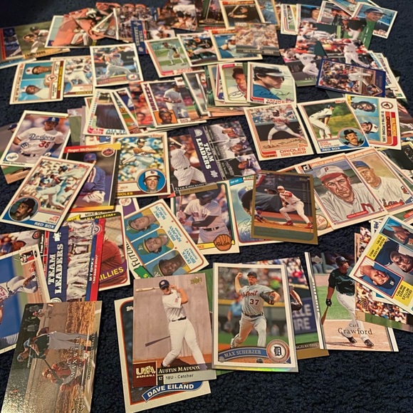 Baseball cards - Picture 2 of 2